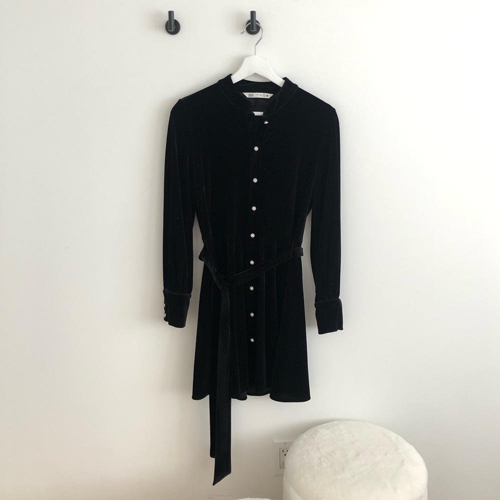 Festive belted velvet dress!